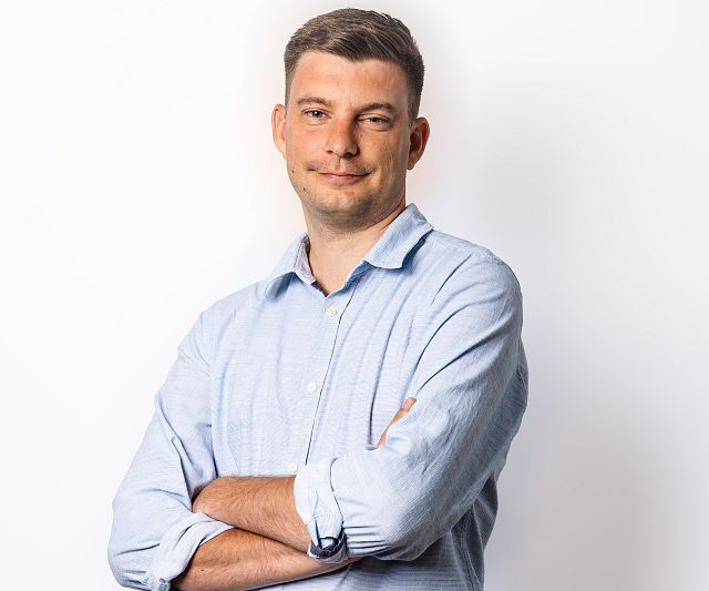 PR &amp; Sales - Lucas Bortolotti