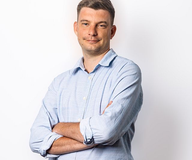 PR &amp; Sales - Lucas Bortolotti