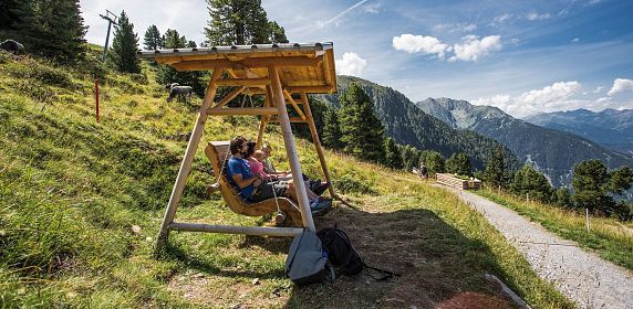 ©-Hochzeiger-Bergbahnen-Daniel-Zangerl-Familienwanderung am Hochzeiger_Jerzens-2020_12_23