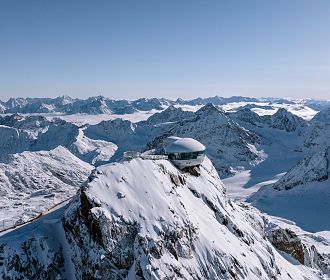 Das Cafe 3440 ist das höchste Kaffeehaus Österreichs und markiert den höchsten Punkt im Skigebiet Pitztaler Gletscher