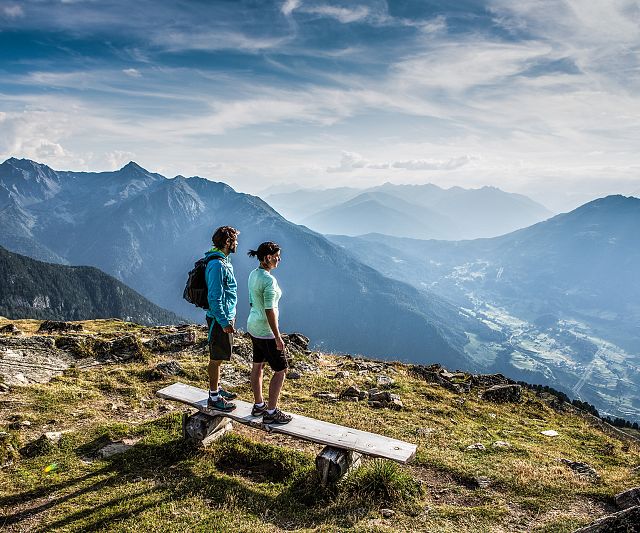 Gipfelerlbnis mit 360° Panorama am Sechzeiger Gipfel im Wandergebiet Hochzeiger