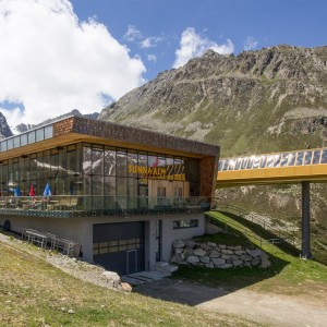 Bergstation Rifflsee mit Restaurant Sunna Alm